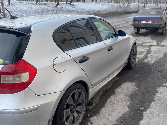 2006 BMW 1 серии 118i I (E81/E82/E87/E88), серебристый, 650000 рублей - вид 2