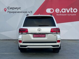 2018 Toyota Land Cruiser 200 Series Рестайлинг 2, белый, 7200000 рублей, вид 5