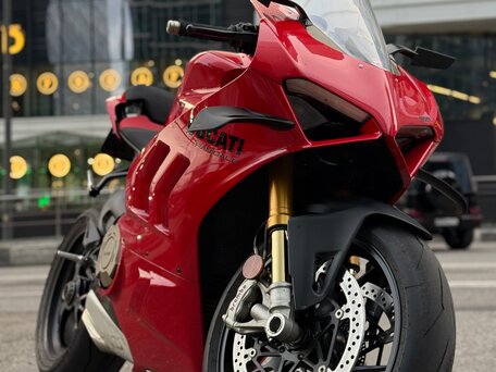 2023 Ducati Panigale V4, красный, 2800000 рублей, вид 4