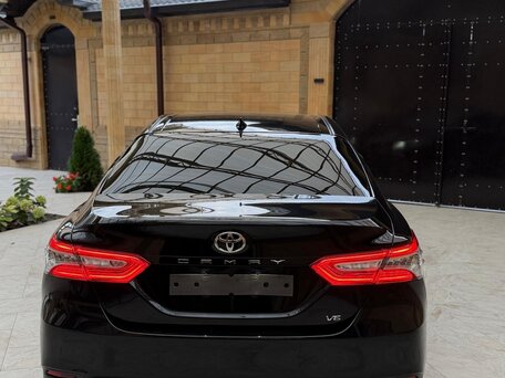 2021 Toyota Camry VIII (XV70) Рестайлинг, чёрный, 3550000 рублей, вид 3
