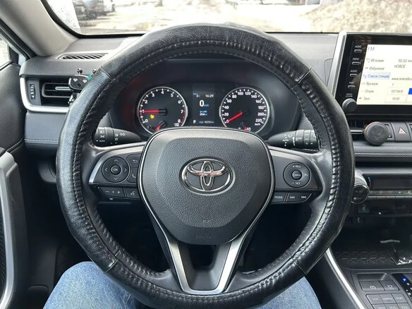 2021 Toyota RAV4 V (XA50), белый, 3350000 рублей - вид 7