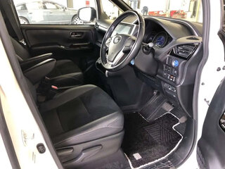 2021 Toyota Voxy III (R80) Рестайлинг, белый, 2120005 рублей, вид 4