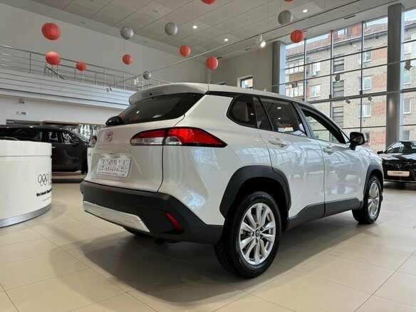 2025 Toyota Corolla Cross I, белый - вид 4