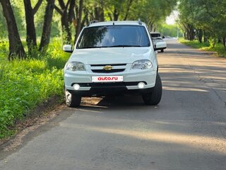 2015 Chevrolet Niva I Рестайлинг, белый, 740000 рублей, вид 4