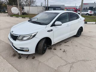2017 Kia Rio III Рестайлинг, белый, 740000 рублей, вид 2