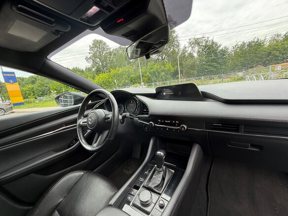 2019 Mazda 3 IV (BP), чёрный, 1790000 рублей - вид 9