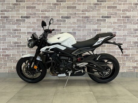 2024 Triumph Street Triple, белый, 1185000 рублей, вид 5