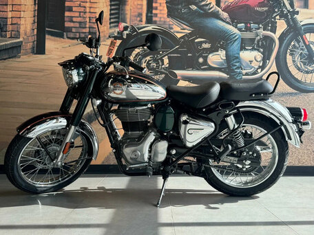 2026 Royal Enfield Classic 350, зелёный, 526000 рублей, вид 4