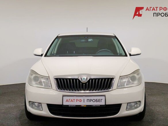 2013 Skoda Octavia DSG7 II (A5) Рестайлинг, белый - вид 1