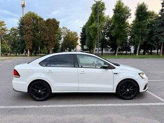 2016 Volkswagen Polo V Рестайлинг, белый, 959000 рублей, вид 4