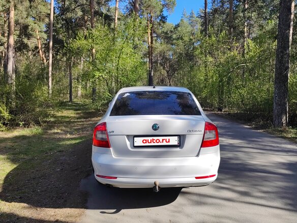 2013 Skoda Octavia II (A5) Рестайлинг, белый, 650000 рублей - вид 4