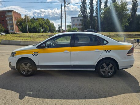 2019 Volkswagen Polo V Рестайлинг, белый, 590000 рублей, вид 4
