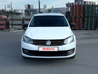 2015 Volkswagen Polo V Рестайлинг, белый, 475000 рублей, вид 2