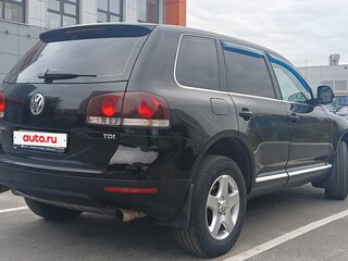 2008 Volkswagen Touareg I Рестайлинг, чёрный, 990000 рублей, вид 3