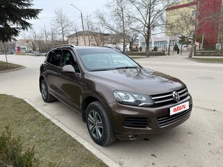 2012 Volkswagen Touareg II, коричневый, 1850000 рублей, вид 2