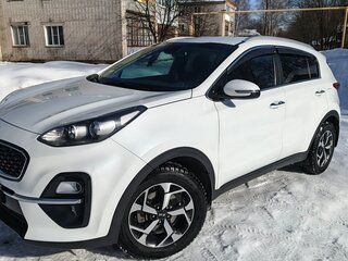 2019 Kia Sportage IV Рестайлинг, белый, 2390000 рублей, вид 1