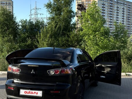 2013 Mitsubishi Lancer X Рестайлинг, чёрный, 890000 рублей, вид 4