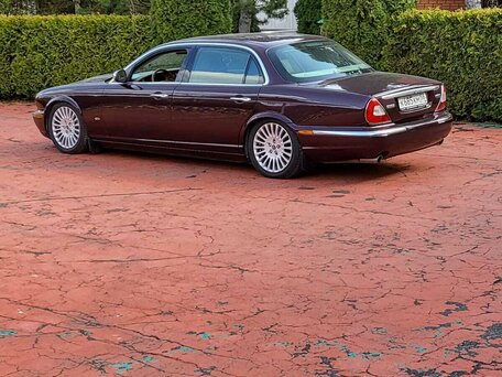 2006 Jaguar XJ III (X350/X358), пурпурный, 5350000 рублей, вид 5
