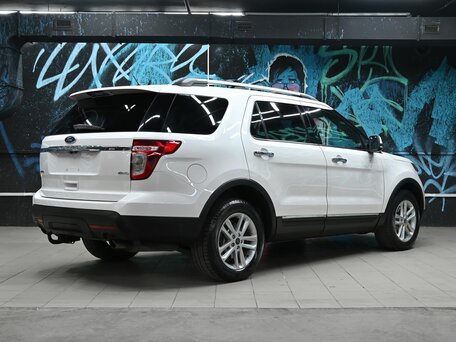 2014 Ford Explorer V, белый, 1455000 рублей, вид 4
