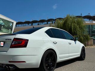 2018 Skoda Octavia III (A7) Рестайлинг, белый, 1200000 рублей, вид 4