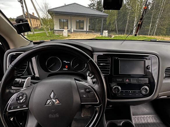 2016 Mitsubishi Outlander III Рестайлинг 2, чёрный, 1700000 рублей - вид 5
