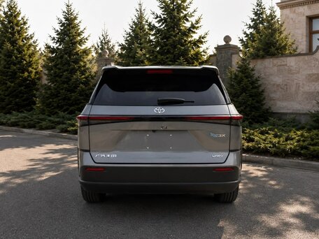 2026 Toyota bZ3X 58.3 kWh, серый, 2990000 рублей, вид 3