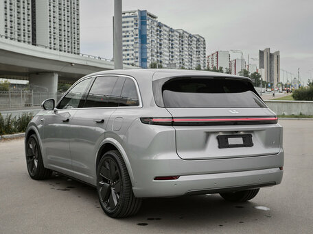 2025 Li Auto (Lixiang) L7 52.3 kWh I Рестайлинг, серебристый, 10690000 рублей, вид 4
