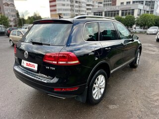 2014 Volkswagen Touareg II, чёрный, 2300000 рублей, вид 4