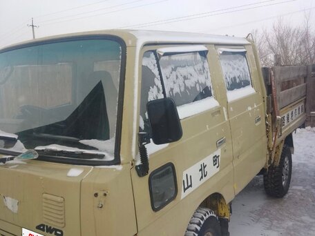 1991 Nissan Atlas, жёлтый, 1300000 рублей, вид 3