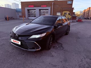 2021 Toyota Camry VIII (XV70) Рестайлинг, чёрный, 3300000 рублей, вид 2