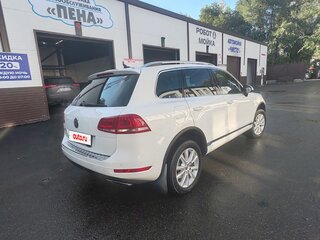 2014 Volkswagen Touareg II, белый, 2370000 рублей, вид 4