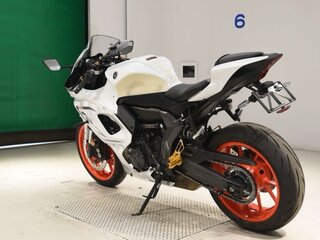 2024 Yamaha YZF-R7, белый, 694000 рублей, вид 4