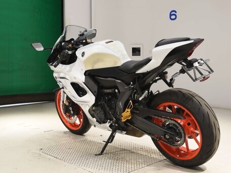 2024 Yamaha YZF-R7, белый, 694000 рублей, вид 4