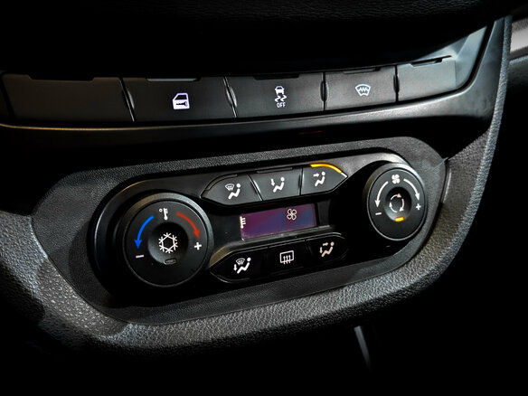 2019 Lada (ВАЗ) Vesta I, серебристый, 900000 рублей - вид 24