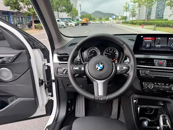2023 BMW X1 20Li sDrive II (F48) Рестайлинг, белый - вид 6