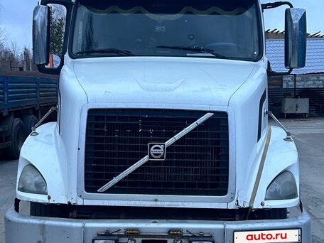 2004 Volvo VN, белый, 2500000 рублей, вид 5