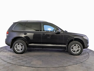 2009 Volkswagen Touareg I Рестайлинг, чёрный, 995000 рублей, вид 4