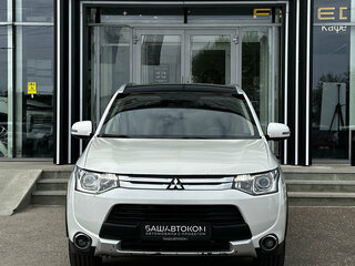 2014 Mitsubishi Outlander III, белый, 1130000 рублей, вид 2