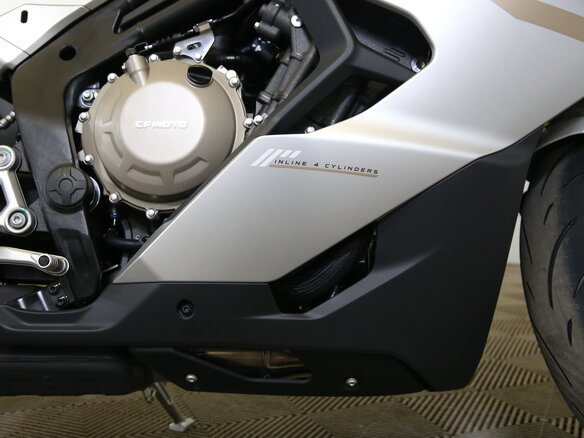 2026 CFMoto 750SR-S, белый - вид 10