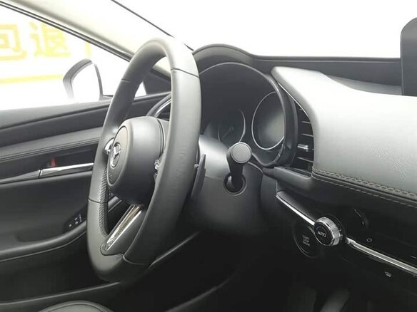 2024 Mazda 3 Axela IV (BP), белый, 2000000 рублей - вид 5