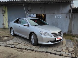 2011 Toyota Camry VII (XV50), серебристый, 2250000 рублей, вид 2