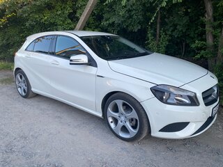 2013 Mercedes-Benz A-Класс 180 III (W176), белый, 1350000 рублей, вид 3