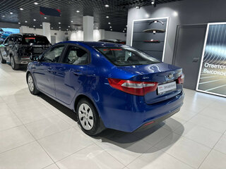 2013 Kia Rio III, синий, 648000 рублей, вид 4