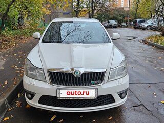 2010 Skoda Octavia RS II Рестайлинг, белый, 1200000 рублей, вид 2