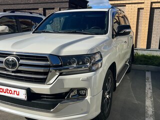 2020 Toyota Land Cruiser 200 Series Рестайлинг 2, белый, 10800000 рублей, вид 2