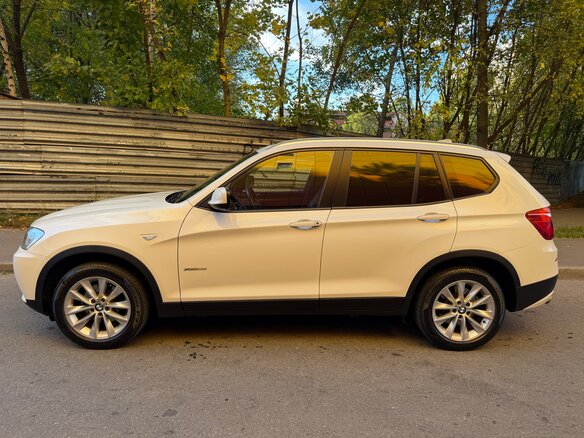 2013 BMW X3 28i xDrive II (F25), белый - вид 12