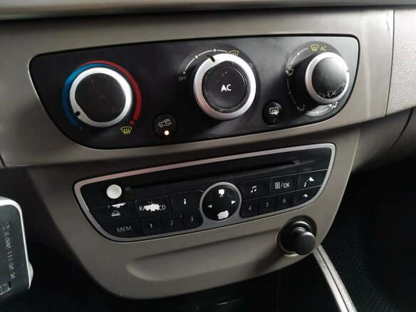 2011 Renault Megane III, красный, 320000 рублей - вид 11