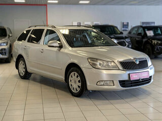 2012 Skoda Octavia II (A5) Рестайлинг, серый, 639900 рублей, вид 2