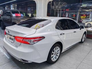 2023 Toyota Camry VIII (XV70) Рестайлинг, белый, 3157000 рублей, вид 5