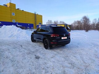 2014 Volkswagen Touareg II, чёрный, 2275000 рублей, вид 4
